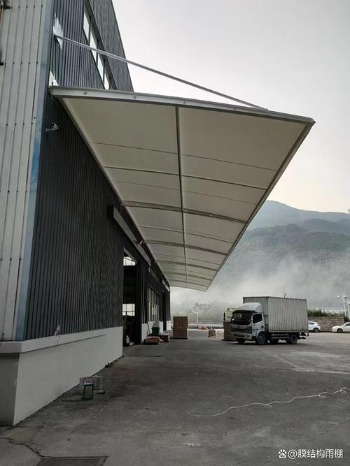 高端电动伸缩雨棚 重塑户外空间的智能之选